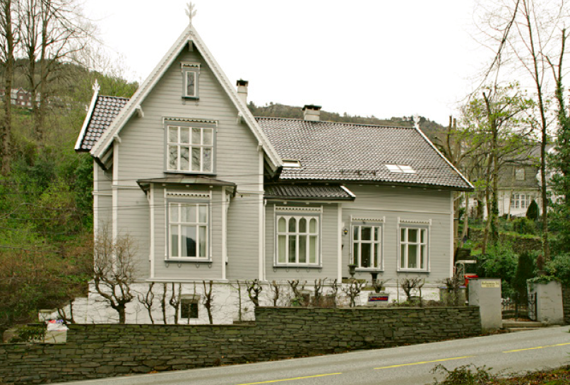 Villa Kalfarvei 54 (Knut Strand)