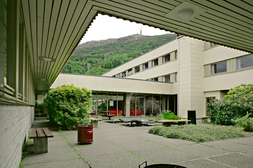 Haukeland Sykepleierhøyskole (Knut Strand)