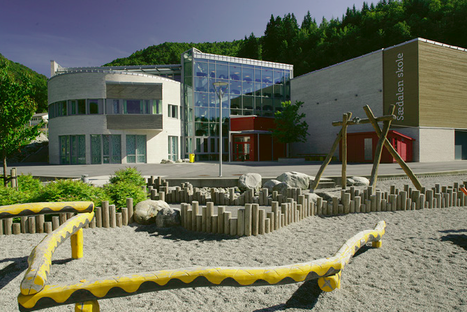 Sædalen Skole (Knut Strand)