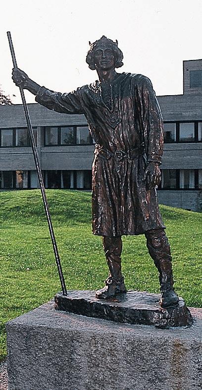 Statue av Magnus Erlingsson ved rådhuset i Etne