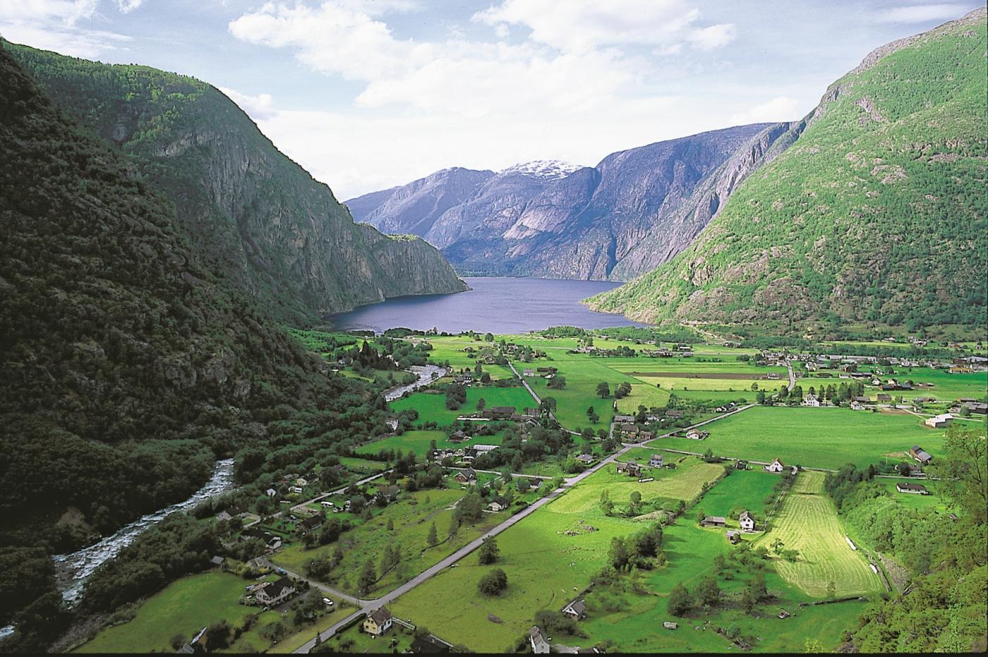 Øvre Eidfjord mot Eidfjordvatnet