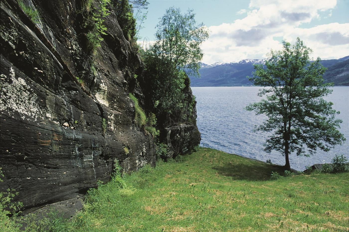 The newly mown hay on the farms at Vangdalsberget tell of the landscape of the scythe