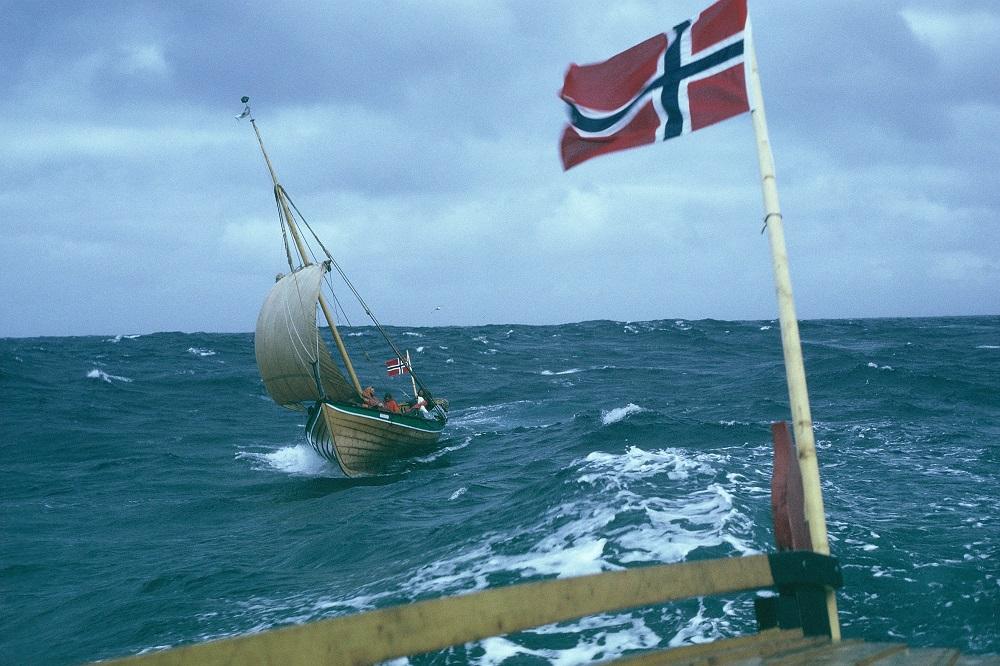 I kjølvannet til Ingolv Arnarson, fembøringene "Ørn" og "Hrafn" Rivedal i Sunnfjord - Reykjavik sommeren 1974.