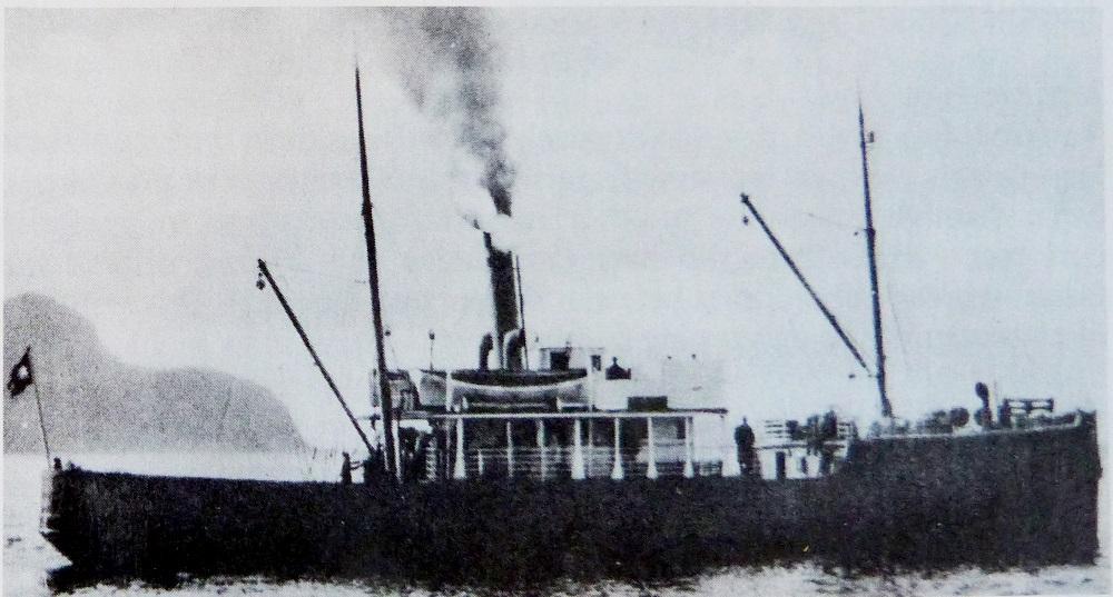 DS «Nordfjord» ein gong i åra 1920-1940.  Biletet står i boka Coastal Express. The ferry to the top of the world (1987) av Mike Bent. Det finst svært få kjende foto av «Gamle «Nordfjord».