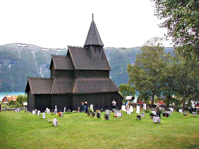 Mange tusen menneske kjem hit kvar sommar, for å oppleve stavkyrkja og det unike handverket. Her kan dei vandre stilt omkring og studere dekoren inne i kyrkjerommet, og føle på den særeigne stemninga i lyset frå dei små runde gluggane høgt oppe på veggene. Her kan dei granske dei handfaste og talande helsingane frå handverkarane som levde og arbeidde på Ornes for snart ni hundre år sidan.