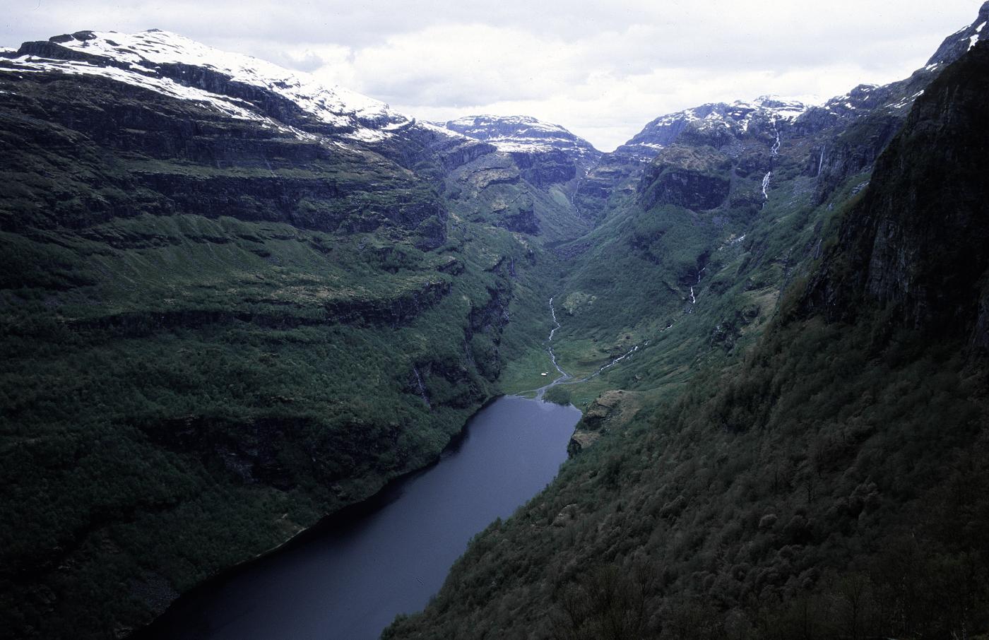 Gjønavatnet og Kikedalen