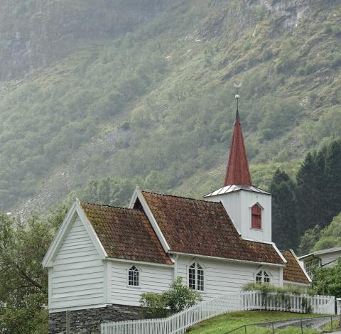 Undredalen kyrkje mot sør-vest