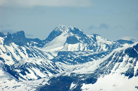 Bilete av fjell med snø