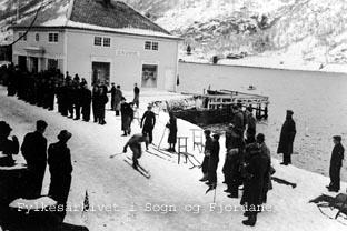 Frå skirennet <i>Esefjorden rundt</i>. Deltakarane kom i mål i Balestrand sentrum.  