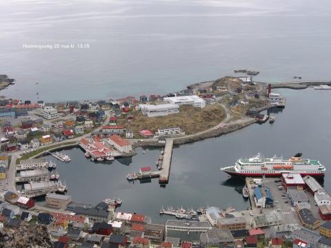 Honningsvåg hamn sett frå Storfjellet.