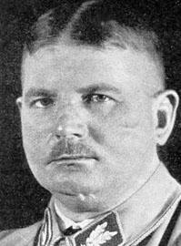 Ernst Røhm (1887-1934). Var leiande i oppbygginga av den nazistiske organisasjonen SA, i 1931 sjef for SA, riksminister 1933. Gjorde seg til talsmann for ein ny radikal revolusjon, kom i motsetning til generalane og Hitler. Skoten på ordre av Hitler under masseravrettingane 30. juni til 2. juli 1934.