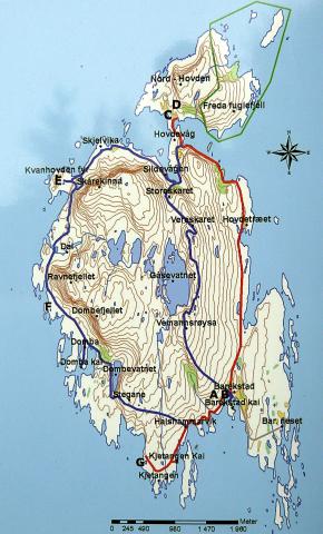 Øya Hovden i Flora kommune. Johann Schumann heldt til heilt nord på øya. Eit smalt eid går mellom Ytre (vestre) Hovdevåg og Indre Hovdevåg.