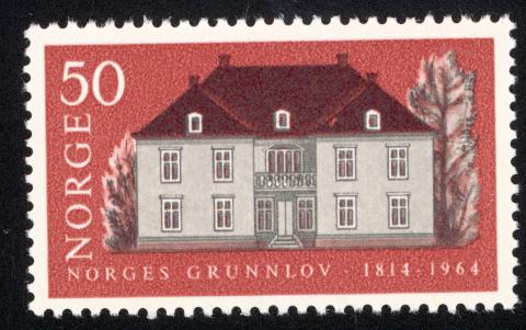 Til 150-årsdagen for Noregs Grunnlov i 1964 ga Postverket ut frimerkeserien <i>Grunnlovsjubileum</i>. Hovudbygningen på Eidsvoll er motiv på 50-øreverdien.